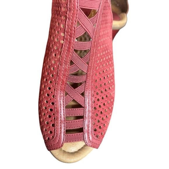 EARTH Regal Red Calla Leather Wedge Peep Toe Women’s Size 9.5 - Picture 4 of 8